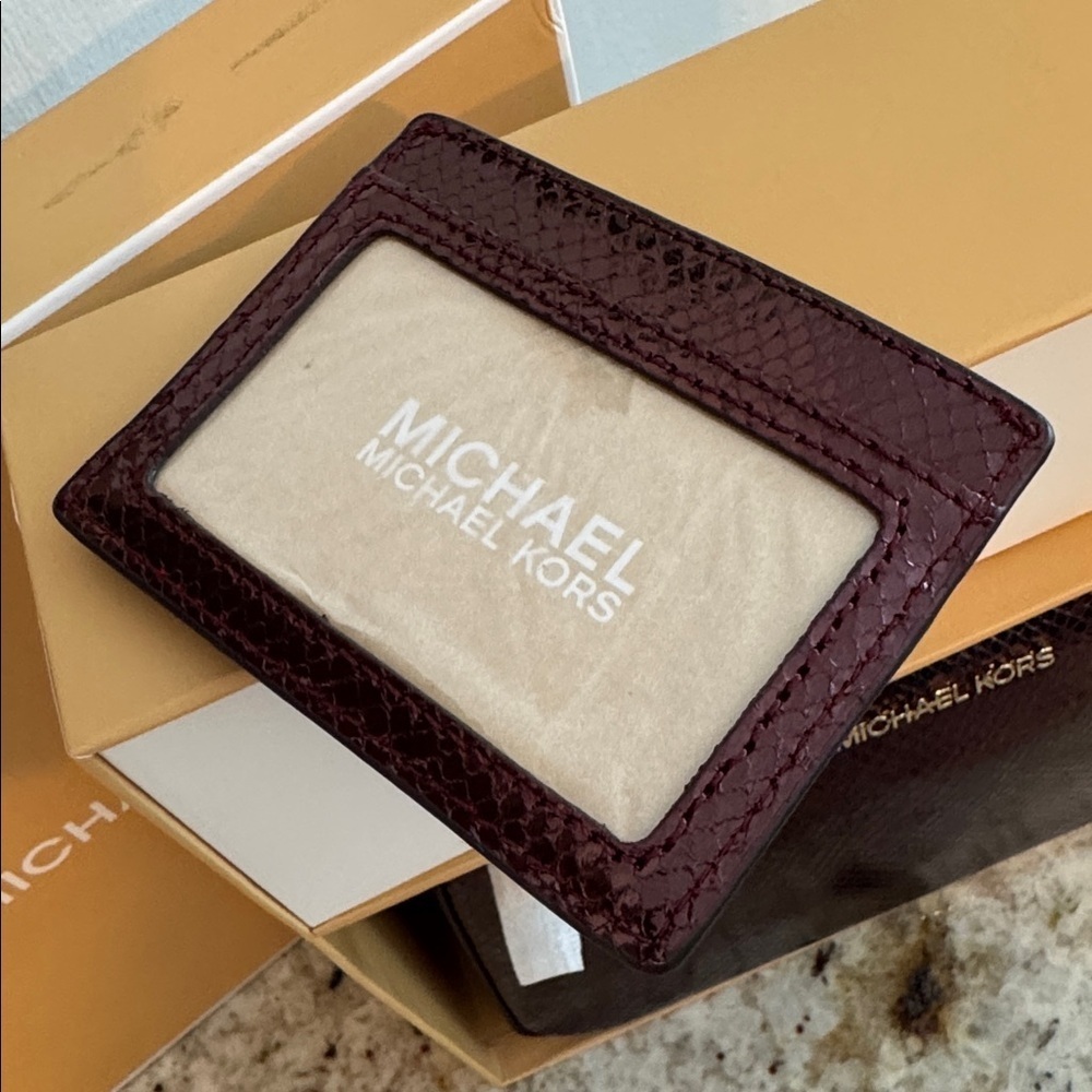 Michael Kors Metallic Clutch & Card Holder Oxblood Rouge Sombre Boxed Gift Set - Picture 2 of 9